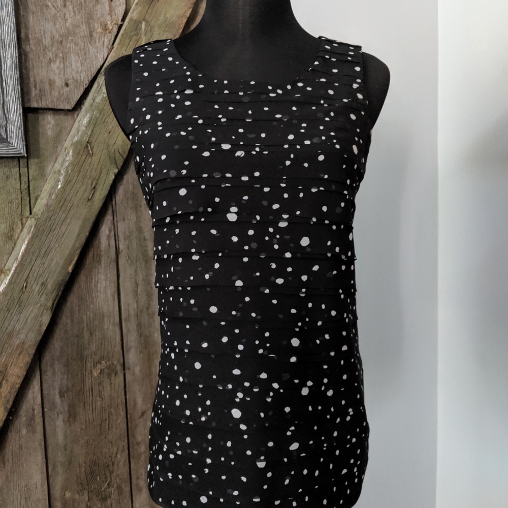 NWT Ann Taylor Slvlss B/W Abstract Polka Dot Shirt